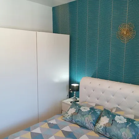 Hill Lux Apartament *
